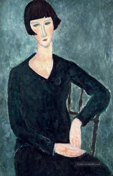  sitzt Galerie - Frau sitzt im blauen Kleid Amedeo Modigliani